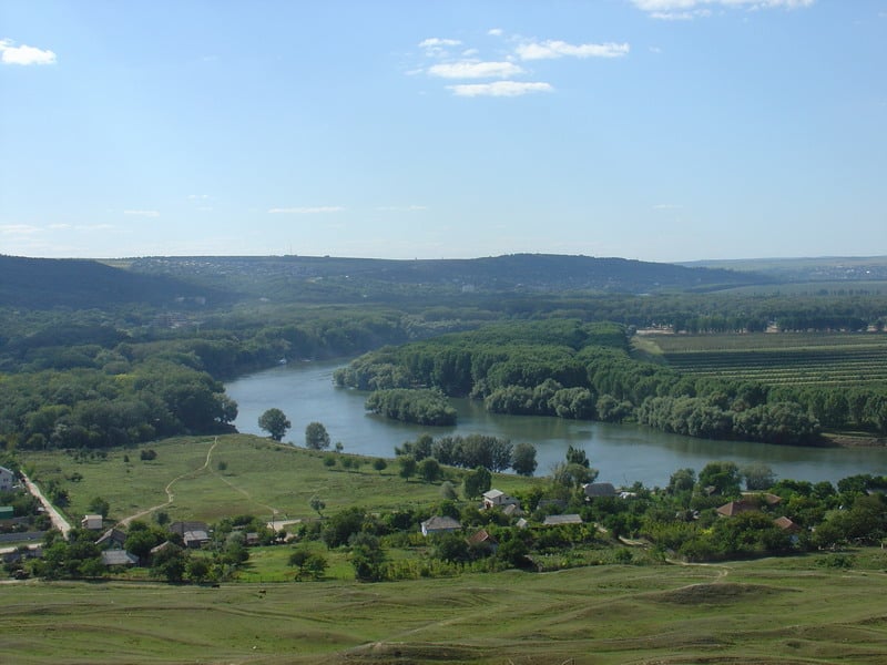 Paysage moldave avec le fleuve Nistru ou Dniestr